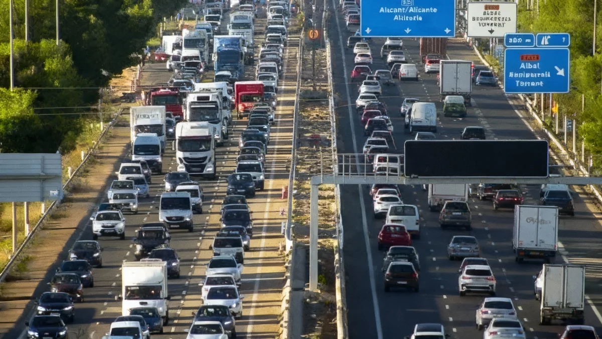 Caos en el bypass de Valencia: 10 km de atasco en la A-7