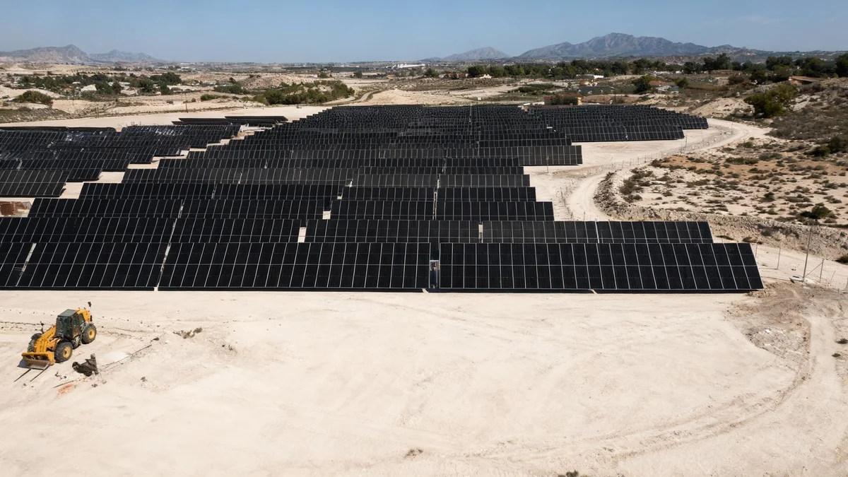 Valencia acelera la instalación de baterías para evitar apagones