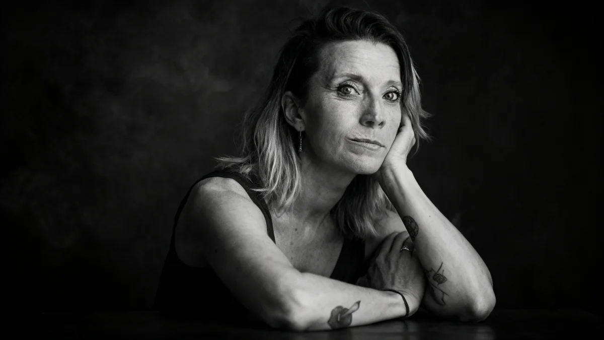 Un torrezno y un susto unen a un grupo de desconocidos en Valencia