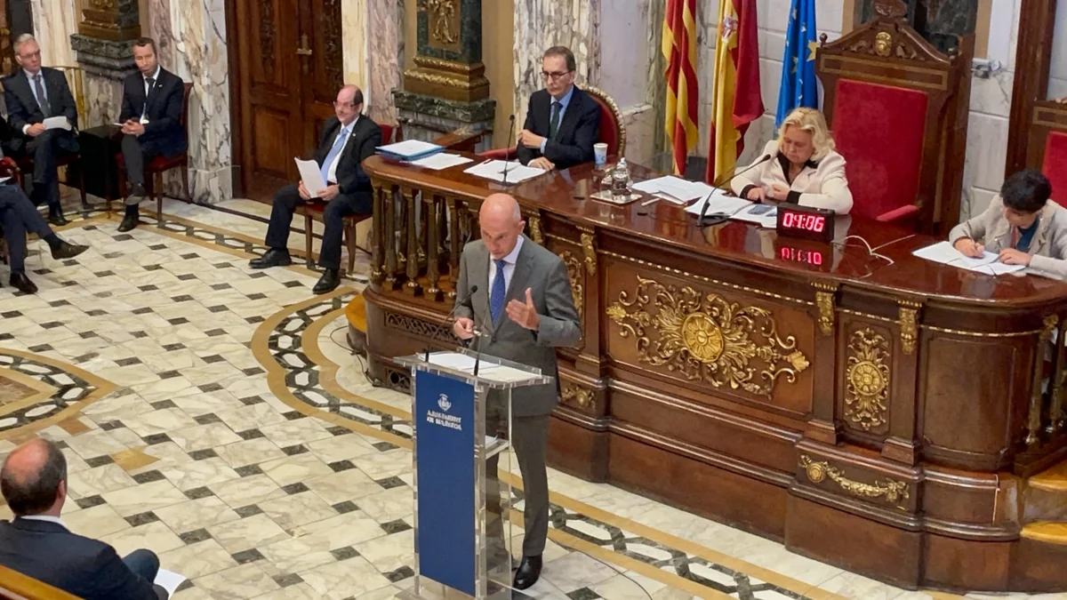 Vox frena la Zona de Bajas Emisiones y pone en riesgo 115 millones para València