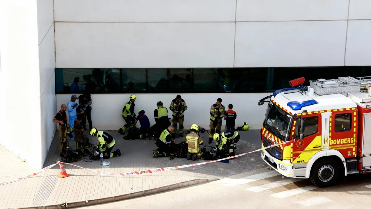 Bomberos de Valencia protestan por camiones antiguos y peligrosos