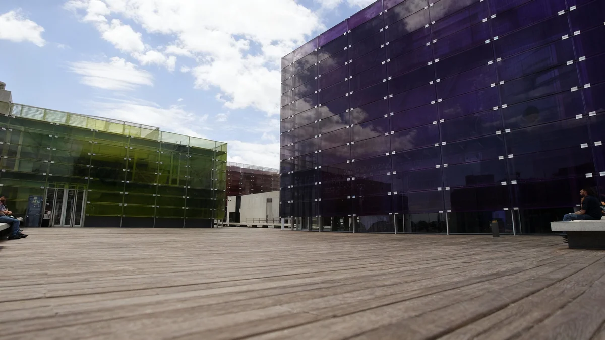 Extremadura se adelanta a Valencia en la carrera de los microchips