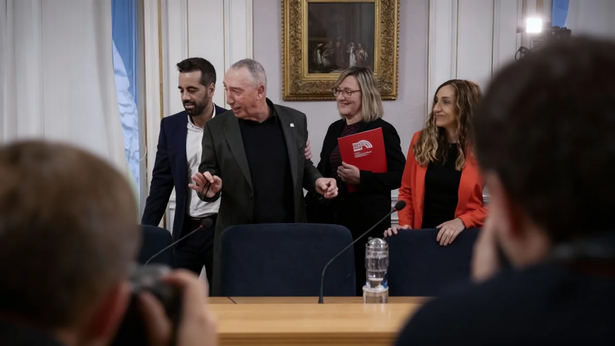 La izquierda valenciana sin estrategia ante el pacto PP-Vox