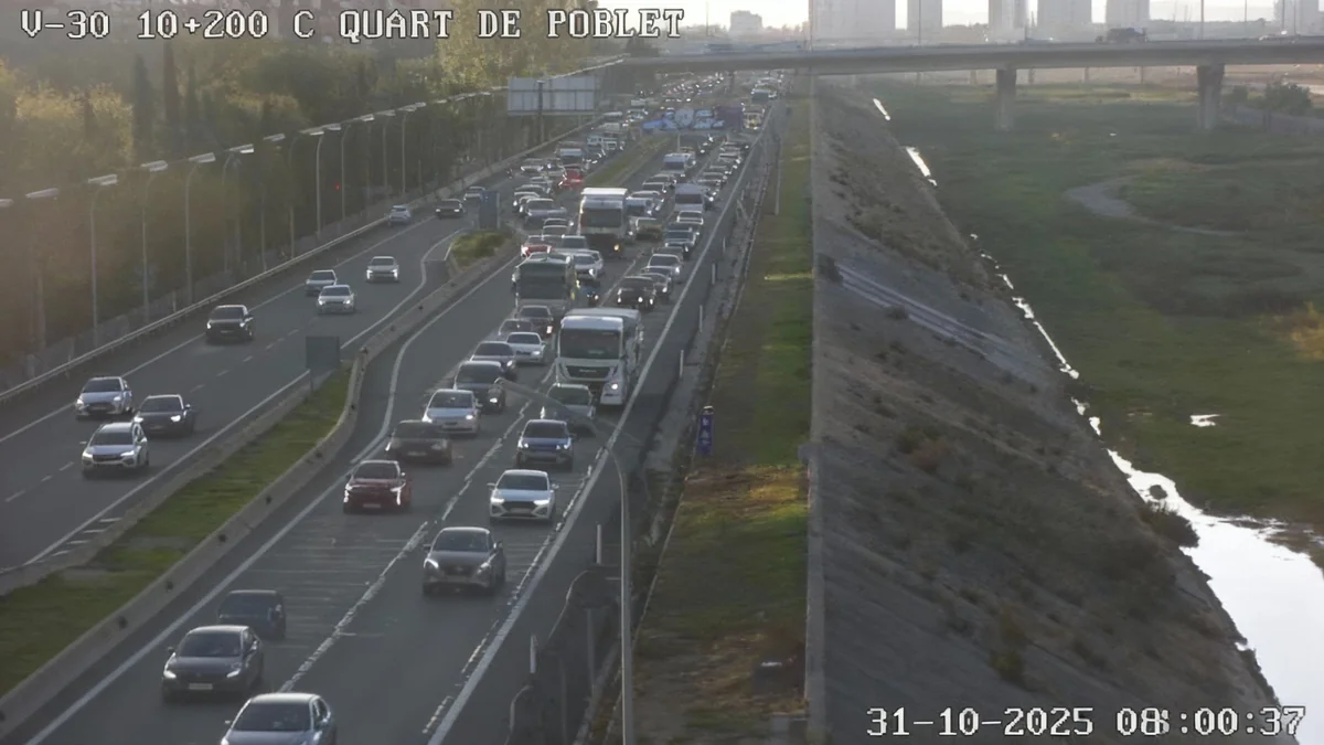 Tráfico Denso en Valencia por la Mañana