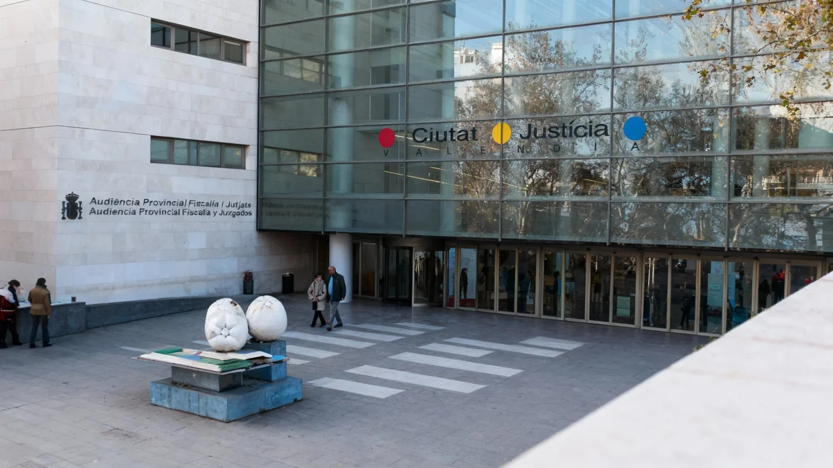 Ordenan detener a mujer por intentar secuestrar a dos niñas