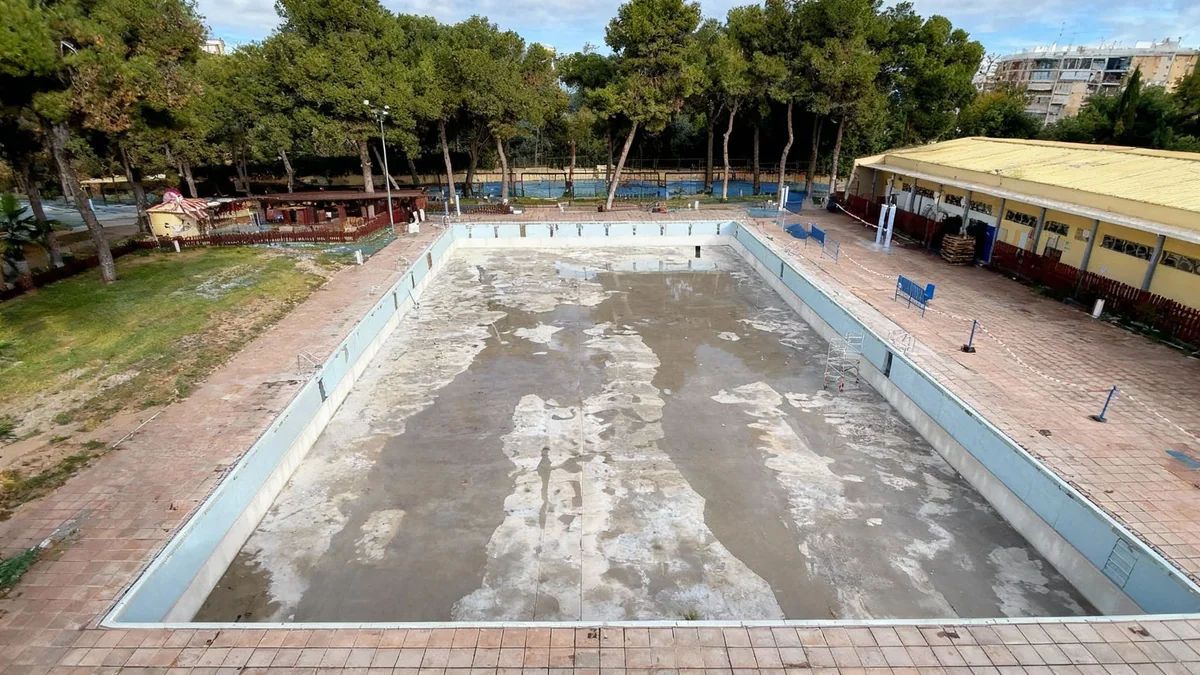 La piscina del Parque del Oeste se prepara para el verano